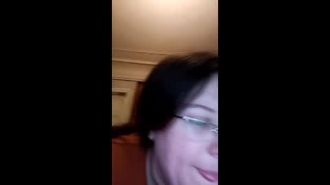 Snapshot of webgirl2 chatting on 03.10.25 Marina online show from 03.10.25