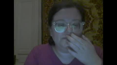 Snapshot of webgirl2 chatting on 09.24.25 Marina online show from 09.24.25