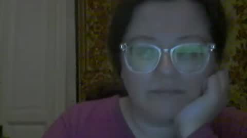 Snapshot of webgirl2 chatting on 10.23.25 Marina online show from 10.23.25