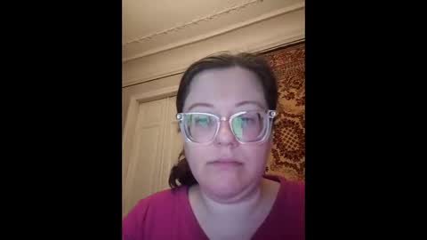 Snapshot of webgirl2 chatting on 10.29.25 Marina online show from 10.29.25