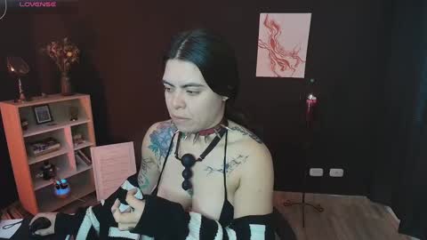 Snapshot of wednesdayfriday chatting on 01.05.25 Wednesday   Please help me to reach 111 thumbs up online show from 01.05.25