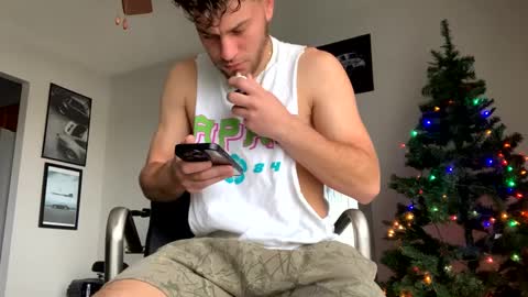 Snapshot of wentbrokeonstrippers chatting on 12.26.24 Topjitt online show from 12.26.24