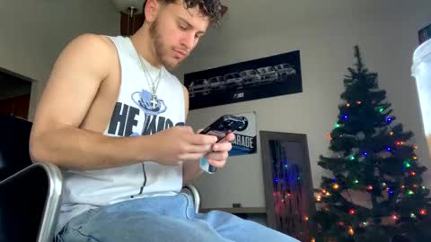 Snapshot of wentbrokeonstrippers chatting on 12.30.24 Topjitt online show from 12.30.24