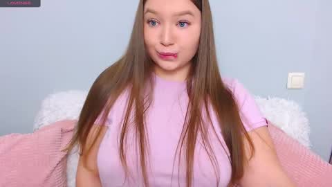 Snapshot of wet__molly chatting on 03.04.25 molly online show from 03.04.25