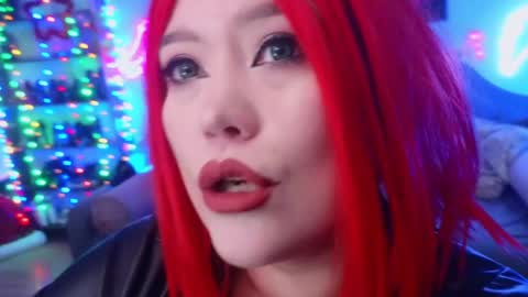 Snapshot of wickedxqueen chatting on 12.15.24 Laura  online show from 12.15.24