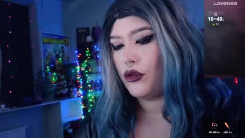 Snapshot of wickedxqueen chatting on 12.18.24 Laura  online show from 12.18.24