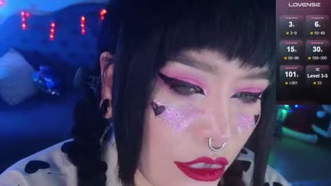 Snapshot of wickedxqueen chatting on 12.19.24 Laura  online show from 12.19.24