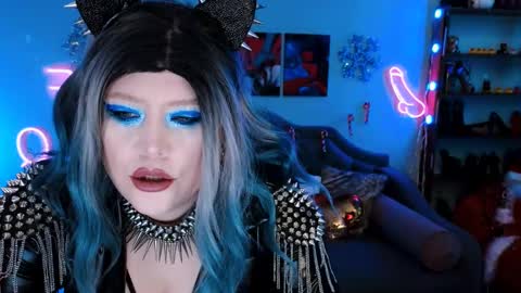 Snapshot of wickedxqueen chatting on 12.28.24 Laura  online show from 12.28.24