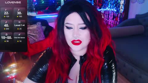 Snapshot of wickedxqueen chatting on 01.17.25 Laura  online show from 01.17.25