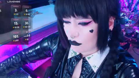 Snapshot of wickedxqueen chatting on 02.03.25 Laura  online show from 02.03.25