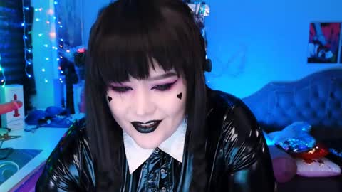 Snapshot of wickedxqueen chatting on 02.13.25 Laura  online show from 02.13.25