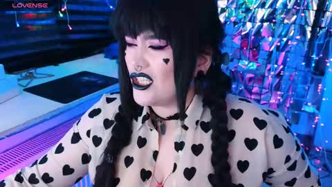 Snapshot of wickedxqueen chatting on 02.23.25 Laura  online show from 02.23.25