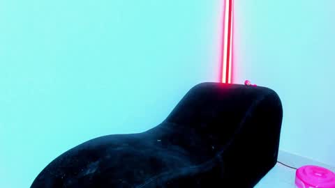 Snapshot of wild_sex_x chatting on 01.07.25 LUCIA VS 2 COCKS online show from 01.07.25