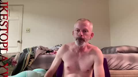 Snapshot of willylikestoplay74 chatting on 12.21.24 Twisted Will online show from 12.21.24