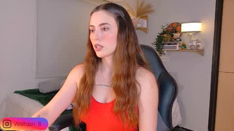 Snapshot of wolfsfoster chatting on 09.26.25 online show from 09.26.25