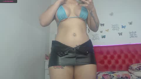 Snapshot of wondercouplexxx chatting on 02.06.25 Sofia And Thomas online show from 02.06.25