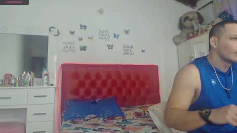 Snapshot of wondercouplexxx chatting on 02.08.25 Sofia And Thomas online show from 02.08.25