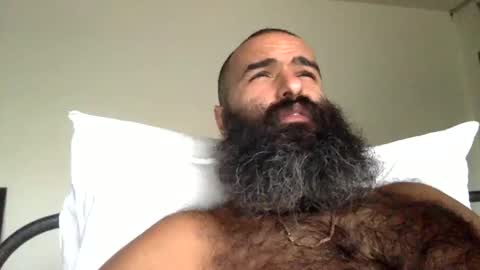 Snapshot of woof_wolf37 chatting on 10.14.25 woof_wolf37 online show from 10.14.25