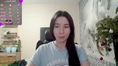 Snapshot of wow_porno_ chatting on 12.28.24 Anna  online show from 12.28.24