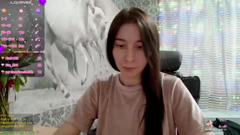 Snapshot of wow_porno_ chatting on 02.16.25 Anna  online show from 02.16.25