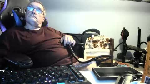 Snapshot of wowsers2022 chatting on 09.28.25 wowsers2022 online show from 09.28.25