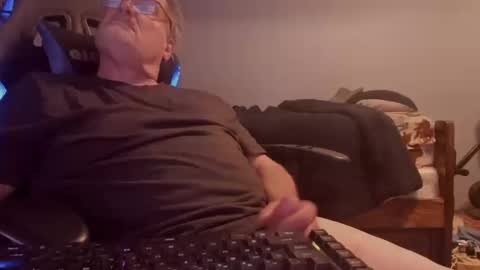 Snapshot of wowsers2022 chatting on 10.13.25 wowsers2022 online show from 10.13.25