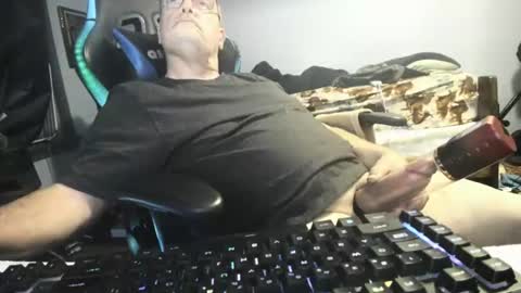 Snapshot of wowsers2022 chatting on 10.15.25 wowsers2022 online show from 10.15.25