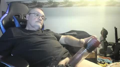 Snapshot of wowsers2022 chatting on 10.22.25 wowsers2022 online show from 10.22.25