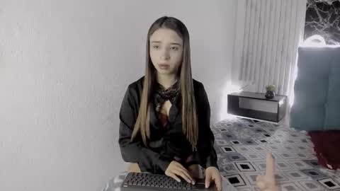 x_jules_ online show from 10.10.25