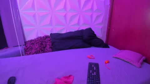 Snapshot of xamabtlee0107 chatting on 09.16.25 xamabtlee0107 online show from 09.16.25