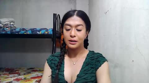 Snapshot of xasianbigcumx chatting on 12.17.24 xasianbigcumx online show from 12.17.24