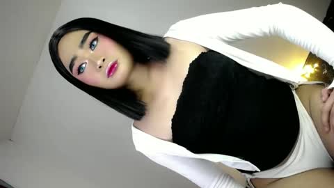 Snapshot of xchinita_kyanggx chatting on 01.15.25 kianna online show from 01.15.25