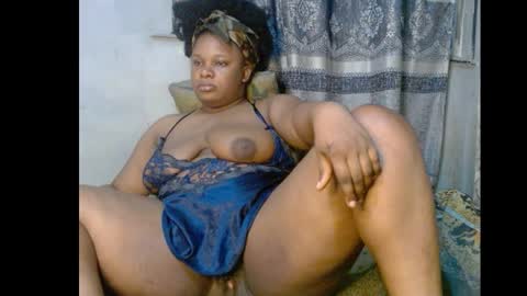 Snapshot of xcumxonxme chatting on 01.05.25 xcumxonxme online show from 01.05.25