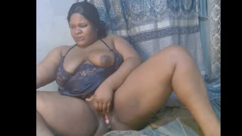 Snapshot of xcumxonxme chatting on 01.19.25 xcumxonxme online show from 01.19.25