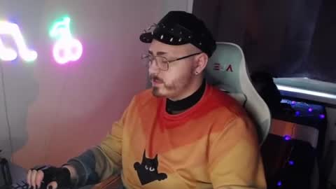 Snapshot of xfabian_love chatting on 10.17.25 F A B I A N online show from 10.17.25