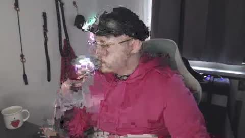 Snapshot of xfabian_love chatting on 10.28.25 F A B I A N online show from 10.28.25