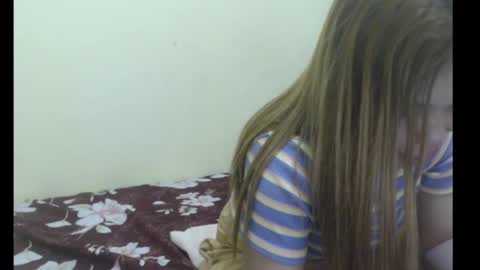 Snapshot of xsexyhotmomma69x chatting on 09.26.25 merayel online show from 09.26.25