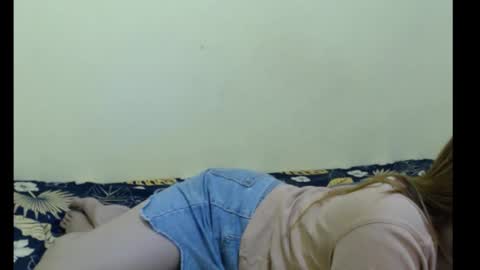 Snapshot of xsexyhotmomma69x chatting on 10.21.25 merayel online show from 10.21.25