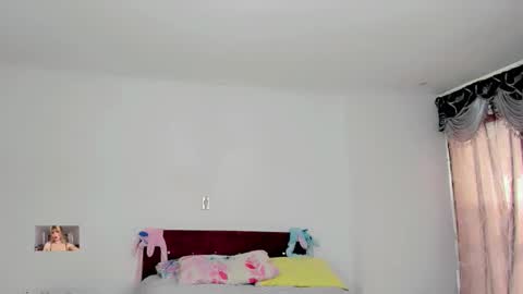 Snapshot of xthesexyboyx chatting on 10.31.25 Femboy Exotic online show from 10.31.25