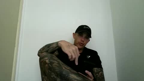 Snapshot of xviixx01 chatting on 11.10.25 Dani online show from 11.10.25