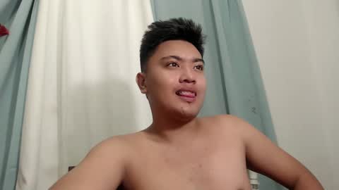 Snapshot of xxhotloyd_cummerx chatting on 12.03.24 Loyd online show from 12.03.24