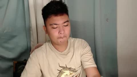 Snapshot of xxhotloyd_cummerx chatting on 12.19.24 Loyd online show from 12.19.24