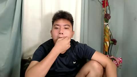 Snapshot of xxhotloyd_cummerx chatting on 12.30.24 Loyd online show from 12.30.24