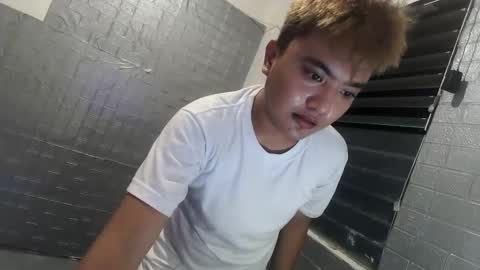 Snapshot of xxhotloyd_cummerx chatting on 10.01.25 Loyd online show from 10.01.25