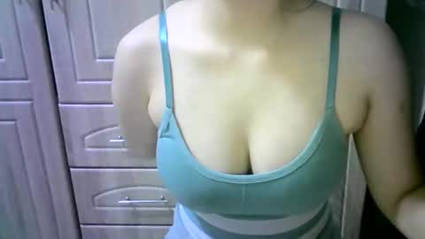 Snapshot of xxjazminexx chatting on 10.15.25 xxjazminexx online show from 10.15.25