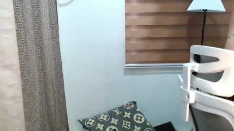 Snapshot of xxjulielovesyouxx chatting on 02.03.25 July online show from 02.03.25