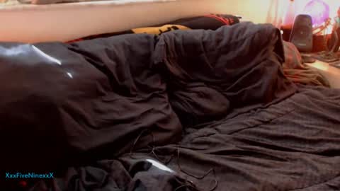 Snapshot of xxxfiveninexxx chatting on 09.30.25 XxxFiveNinexxX online show from 09.30.25