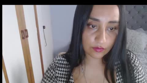 Snapshot of xxxvenus888 chatting on 02.17.25 Lunhaa online show from 02.17.25