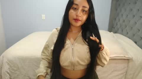 Snapshot of xxxvenus888 chatting on 10.01.25 Lunhaa online show from 10.01.25