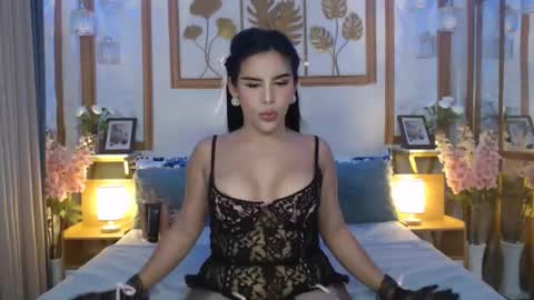 Snapshot of yakarena chatting on 11.18.25 yakarena online show from 11.18.25